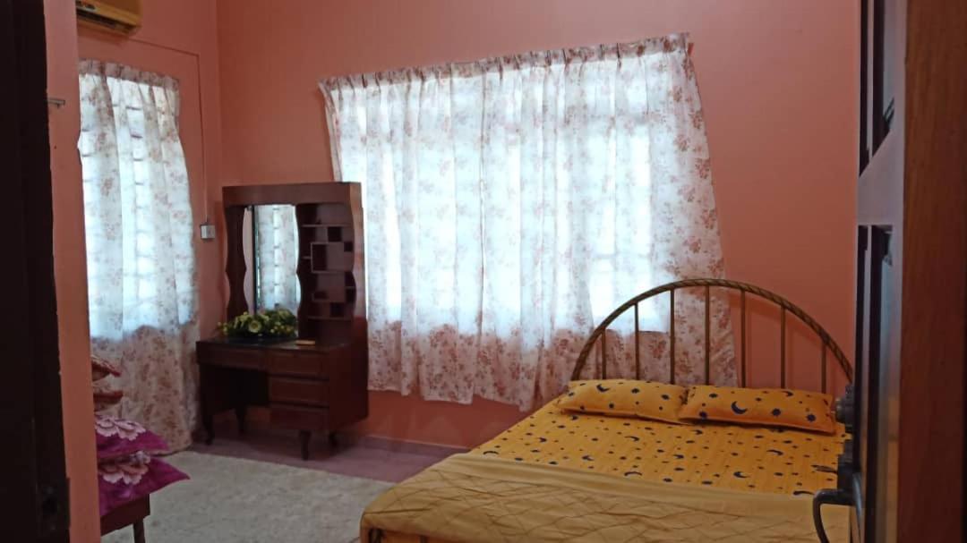 Homestay Zahra Sri Bayu Cherang Ruku Exterior foto