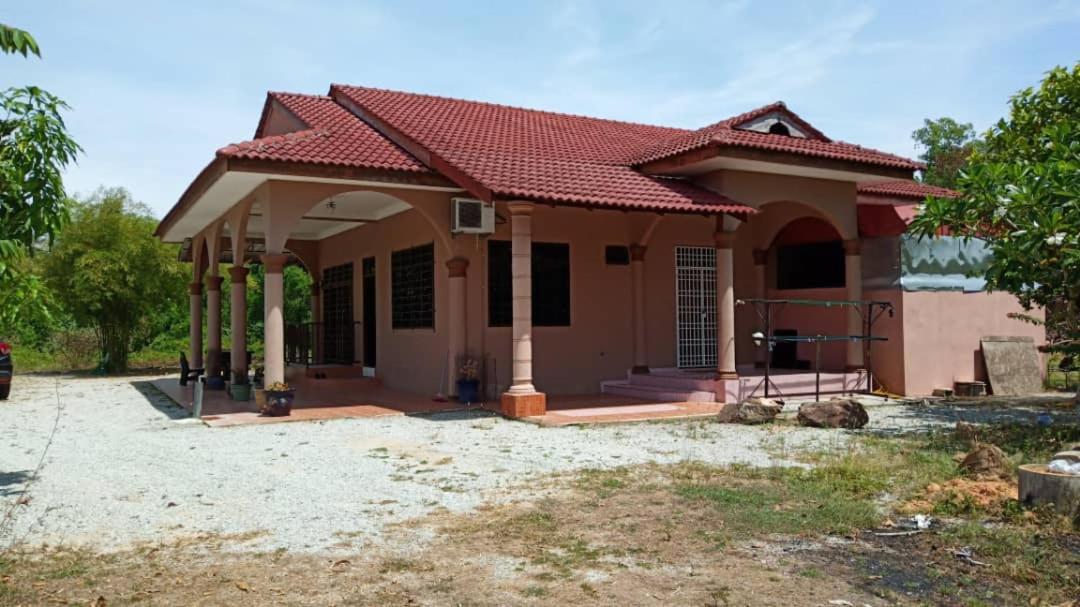 Homestay Zahra Sri Bayu Cherang Ruku Exterior foto
