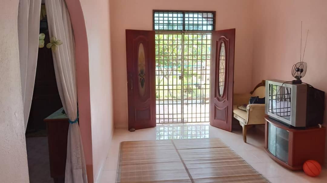 Homestay Zahra Sri Bayu Cherang Ruku Exterior foto