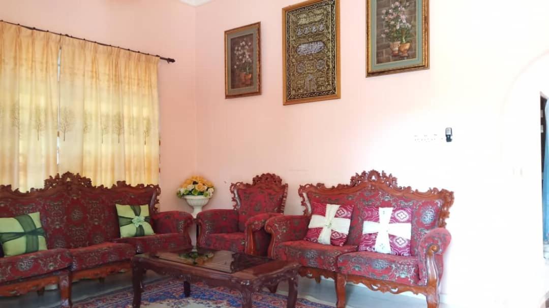 Homestay Zahra Sri Bayu Cherang Ruku Exterior foto