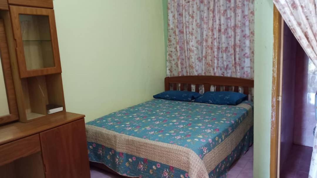 Homestay Zahra Sri Bayu Cherang Ruku Exterior foto